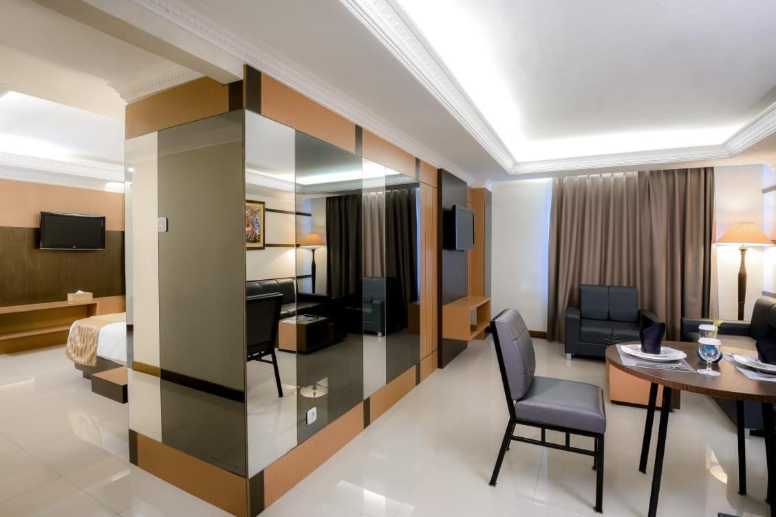 D'Senopati Malioboro Grand Hotel Джокьякарта Экстерьер фото