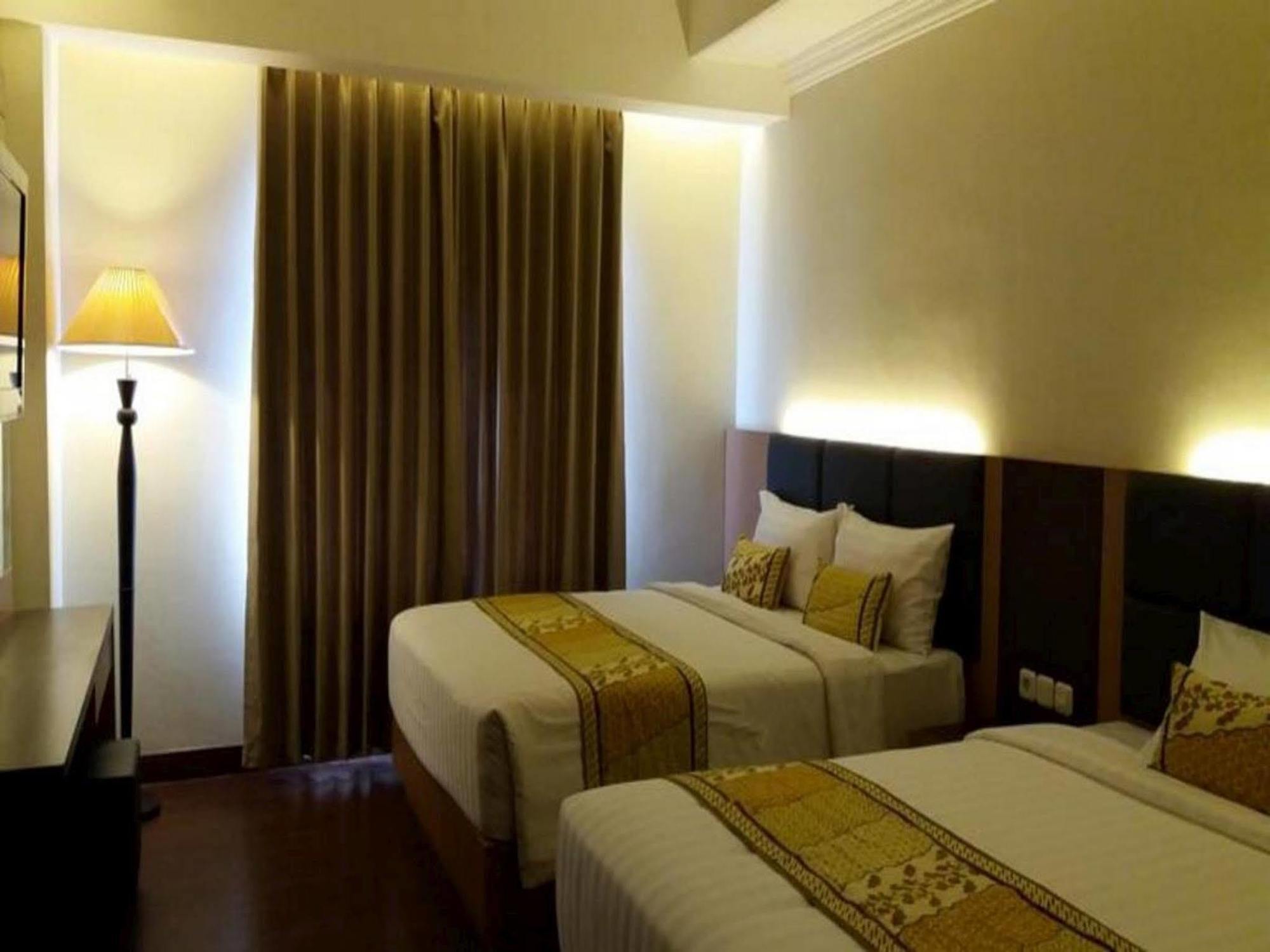 D'Senopati Malioboro Grand Hotel Джокьякарта Экстерьер фото