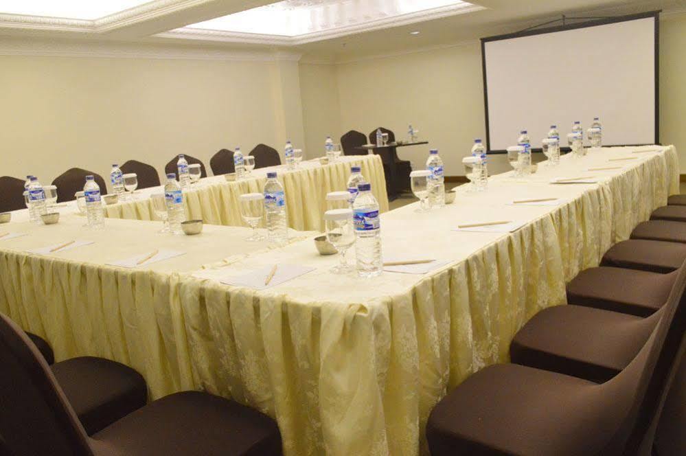 D'Senopati Malioboro Grand Hotel Джокьякарта Экстерьер фото