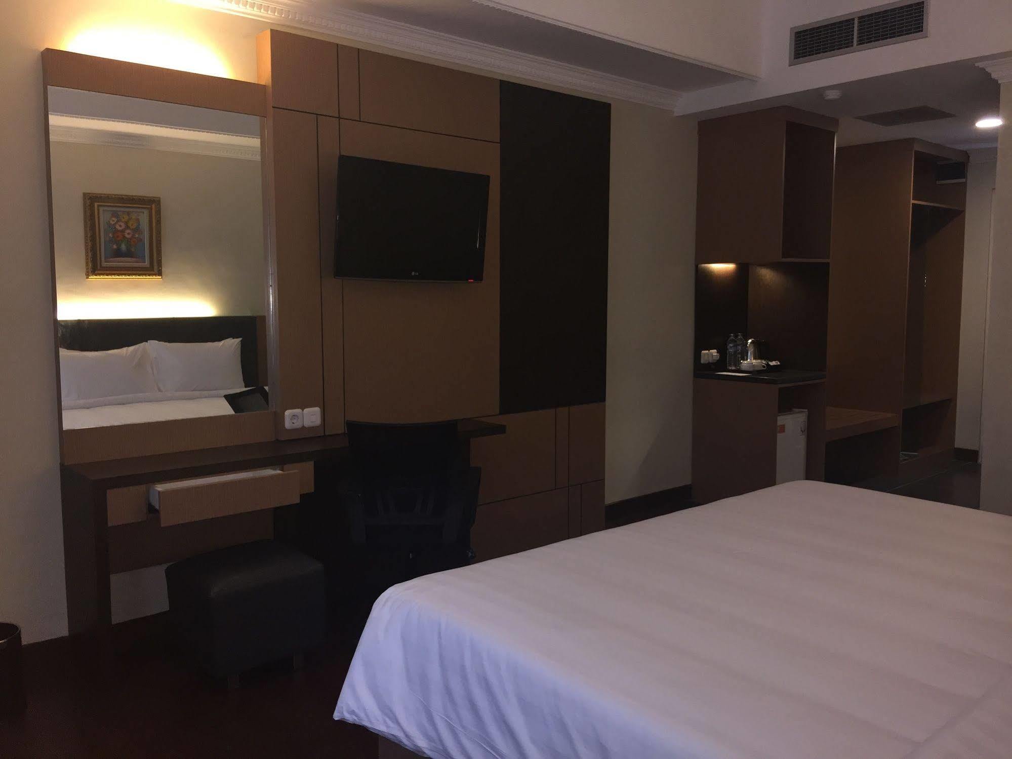 D'Senopati Malioboro Grand Hotel Джокьякарта Экстерьер фото