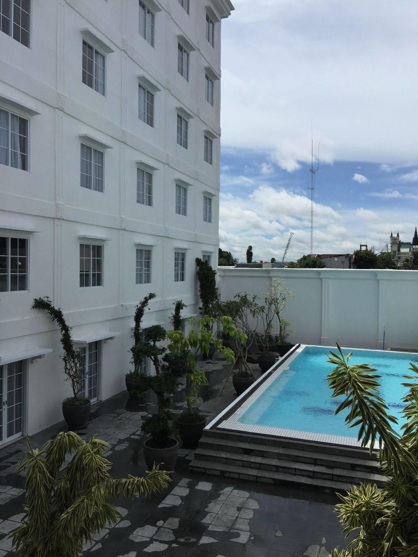 D'Senopati Malioboro Grand Hotel Джокьякарта Экстерьер фото